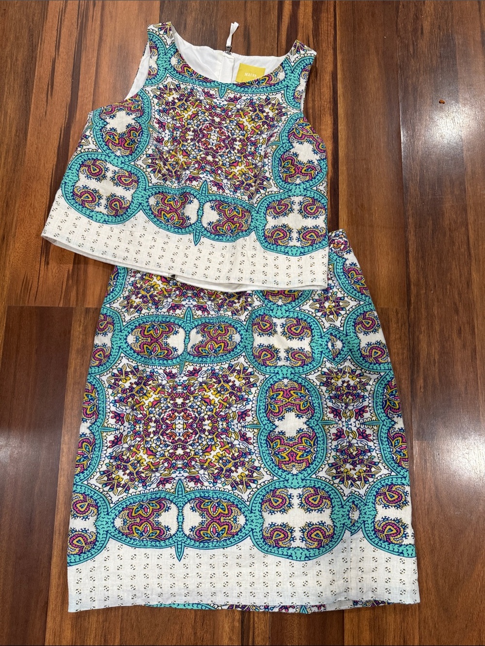 Sleeveless Printed Two-Piece Skirt Set in White and Teal